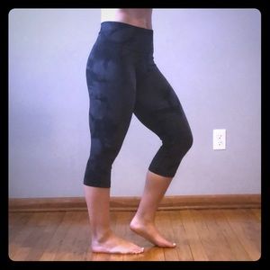 Lululemon crop pants size 4